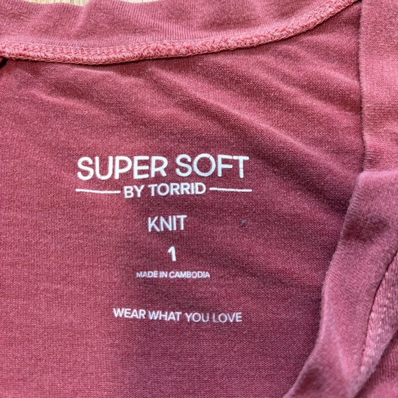 torrid  | Super Soft Knit Short Sleeve T Shirt - Picture 2 of 7
